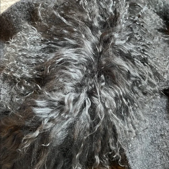 Chic Gray wool jacket with real lamb fur, medium size woman! So warm, chic - Picture 14 of 17